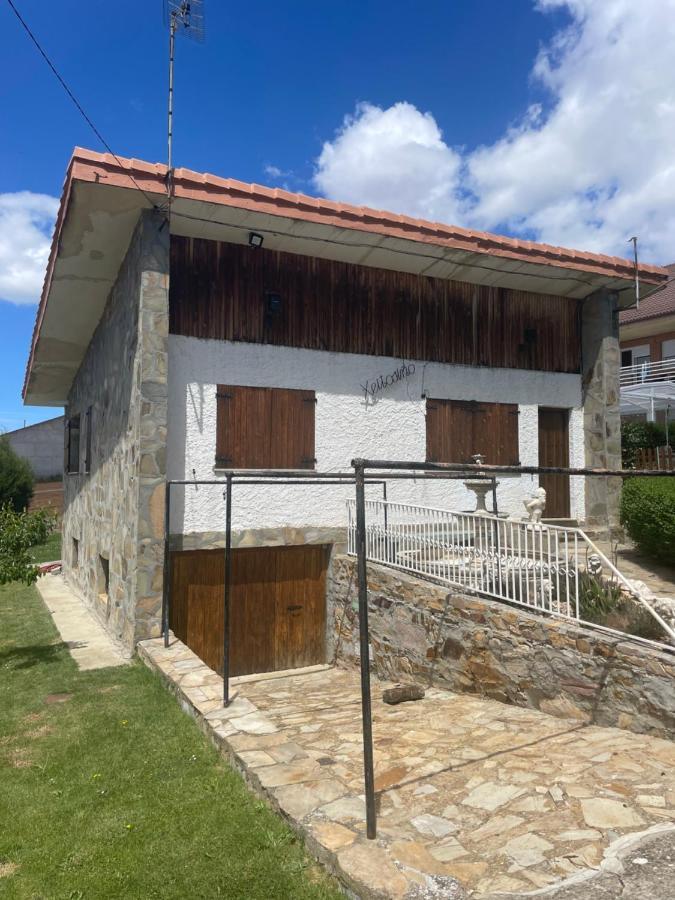 Chalet xeitosiño Astorga Exterior foto